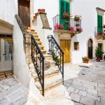Cosa vedere a Locorotondo: Perle Nascoste del Borgo Pugliese!