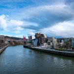 Museo Guggenheim Bilbao: Icona di Arte e Architettura Avanguardistica