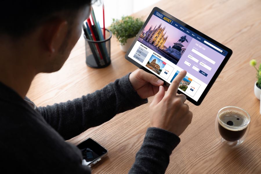 OTA (Online Travel Agencies)